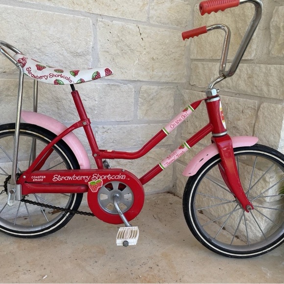 1984 Strawberry Shortcake Kid’s Bicycle - All Original - Picture 1 of 16
